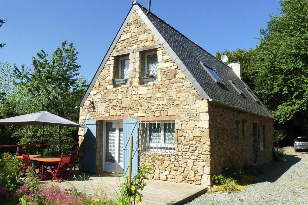 Country House With Canoe And Tree House Langoat Exterior photo